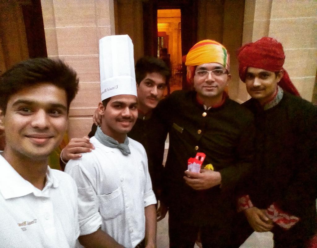 BhanuKaswan's tweet photo. @ UMAID BHAWAN PALACE #Celebration #fun #party #TRAINING #PROSIDURE
@IIHM HOTEL SCHOOL https://t.co/KNVJYytbIy