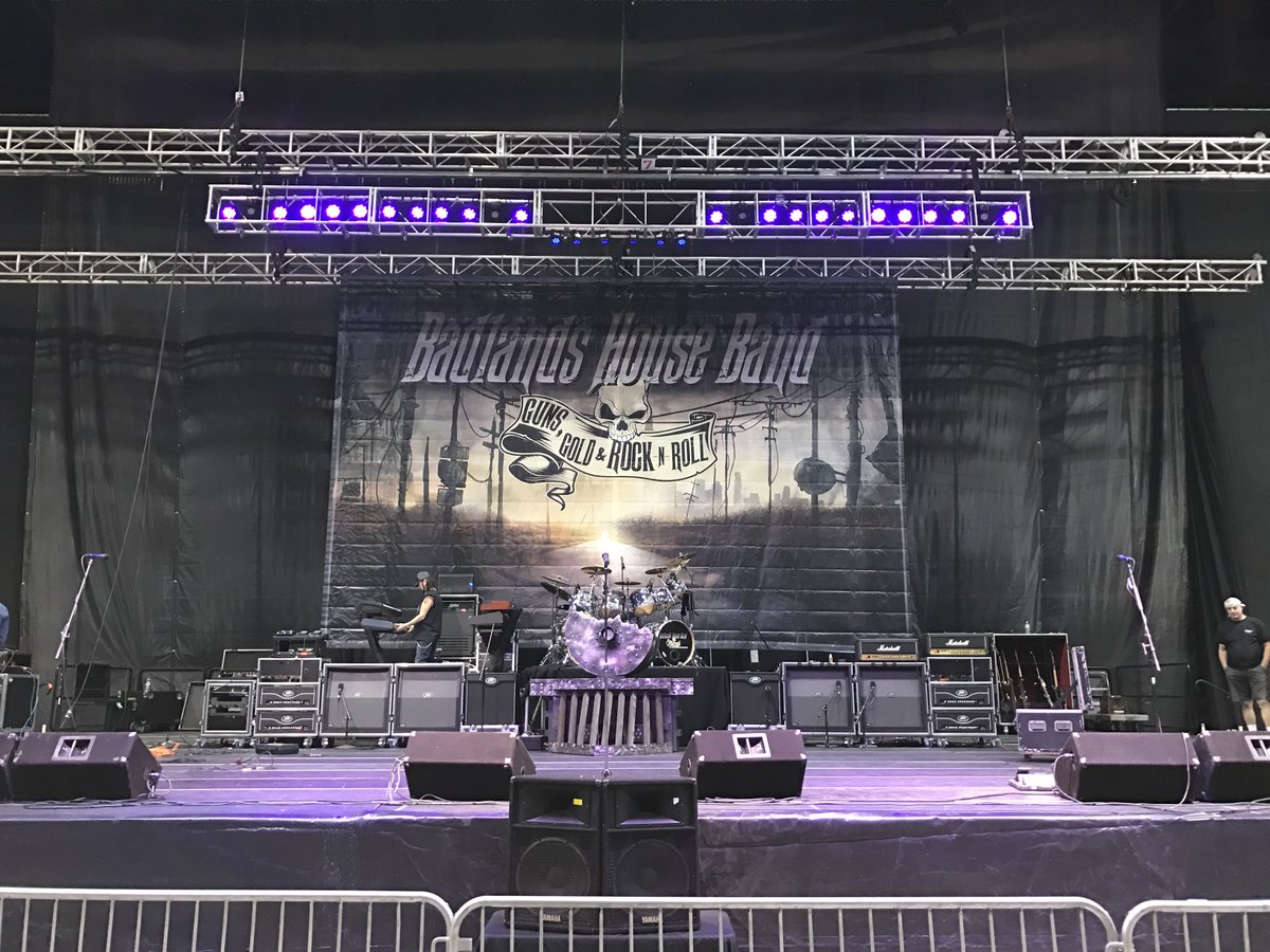 BHBHouseband's tweet photo. Join us for sound check in about 1/2 hour 4:30 CST/5:30 EST, going live on FB - https://t.co/H0MoOIUmVt  - ! @BisEventCenter https://t.co/9RkH4E7UlG