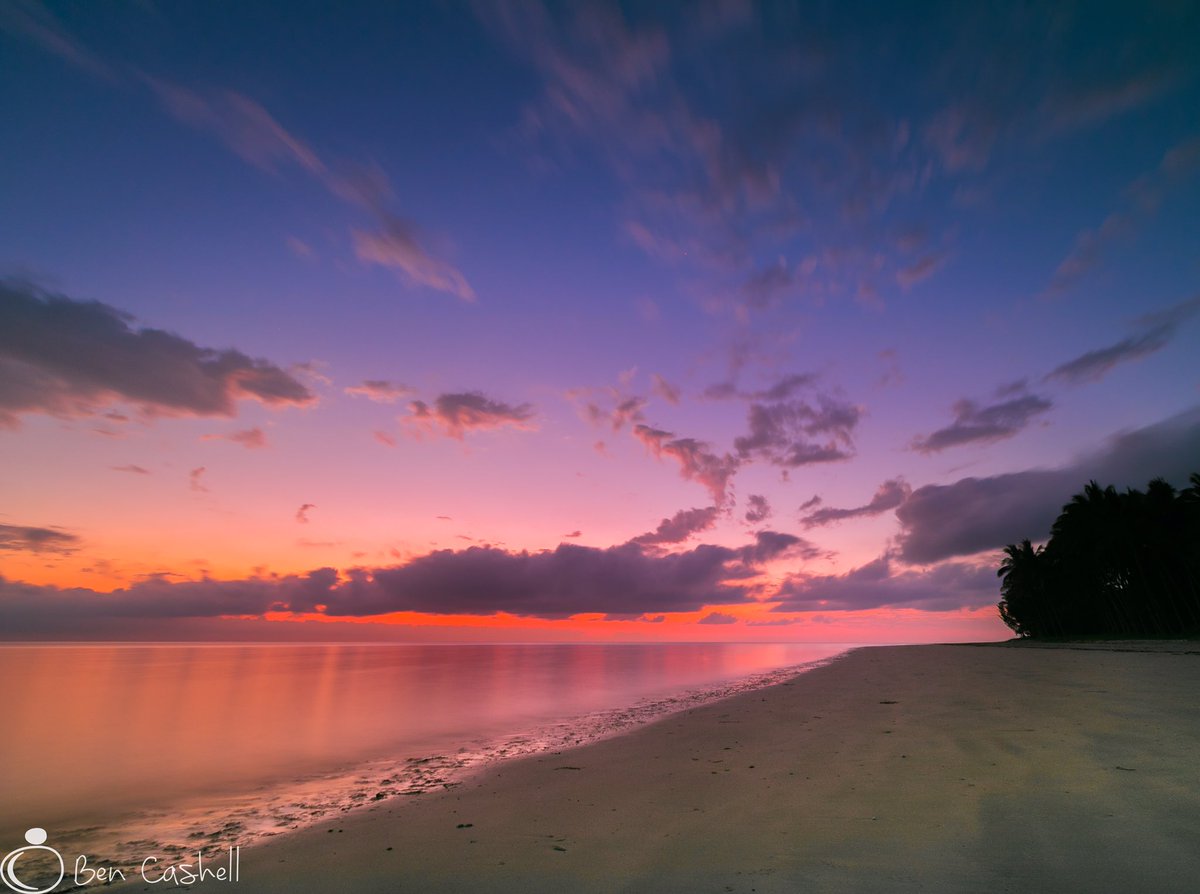 Four mile #beach welcomes the new day in #spectacular style!  #thisisqueensland #Australia #sunrise #portdouglas #canon #longexposure