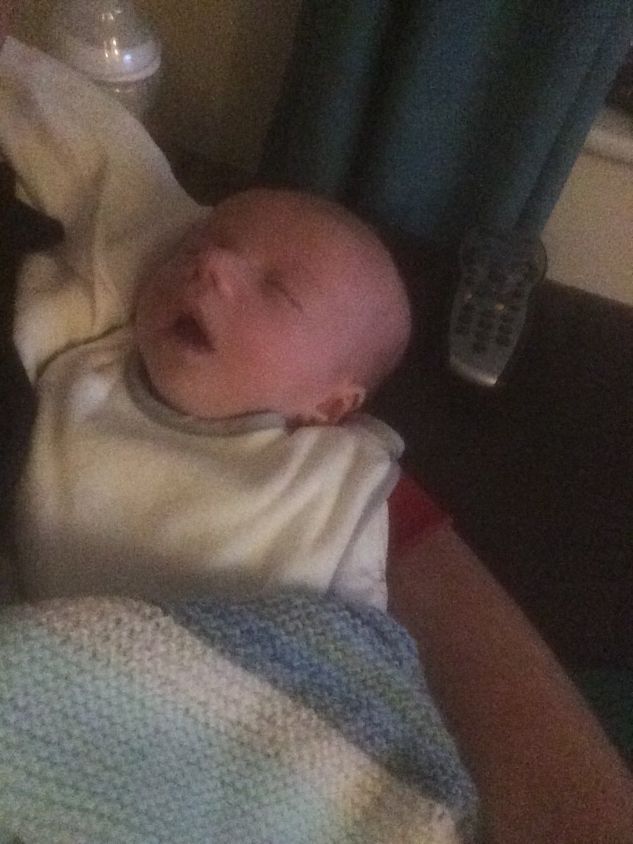 gwhetton08's tweet image. 2 sips into his bottle that he screamed the house down for! #ko #flycatching