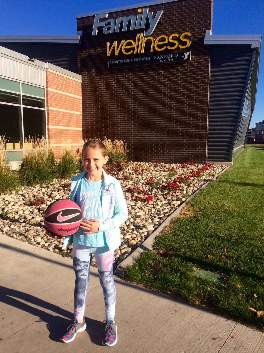 JessicaLeeND's tweet image. Just some #yoga w/ my momma and hoops w/ my #baller @DonaTho17570946 @FamilyWellFGO #redchakra #twotrips #beautifulday