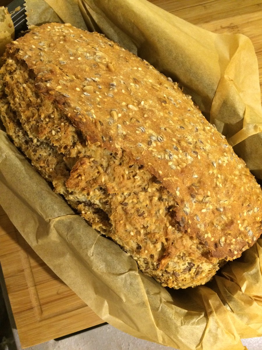 sporty_mommy's tweet photo. Blitzbrot⚡️🍞lecker☺️
#biobrot #HealthyFood #selfmade https://t.co/5WHYPlMZbp