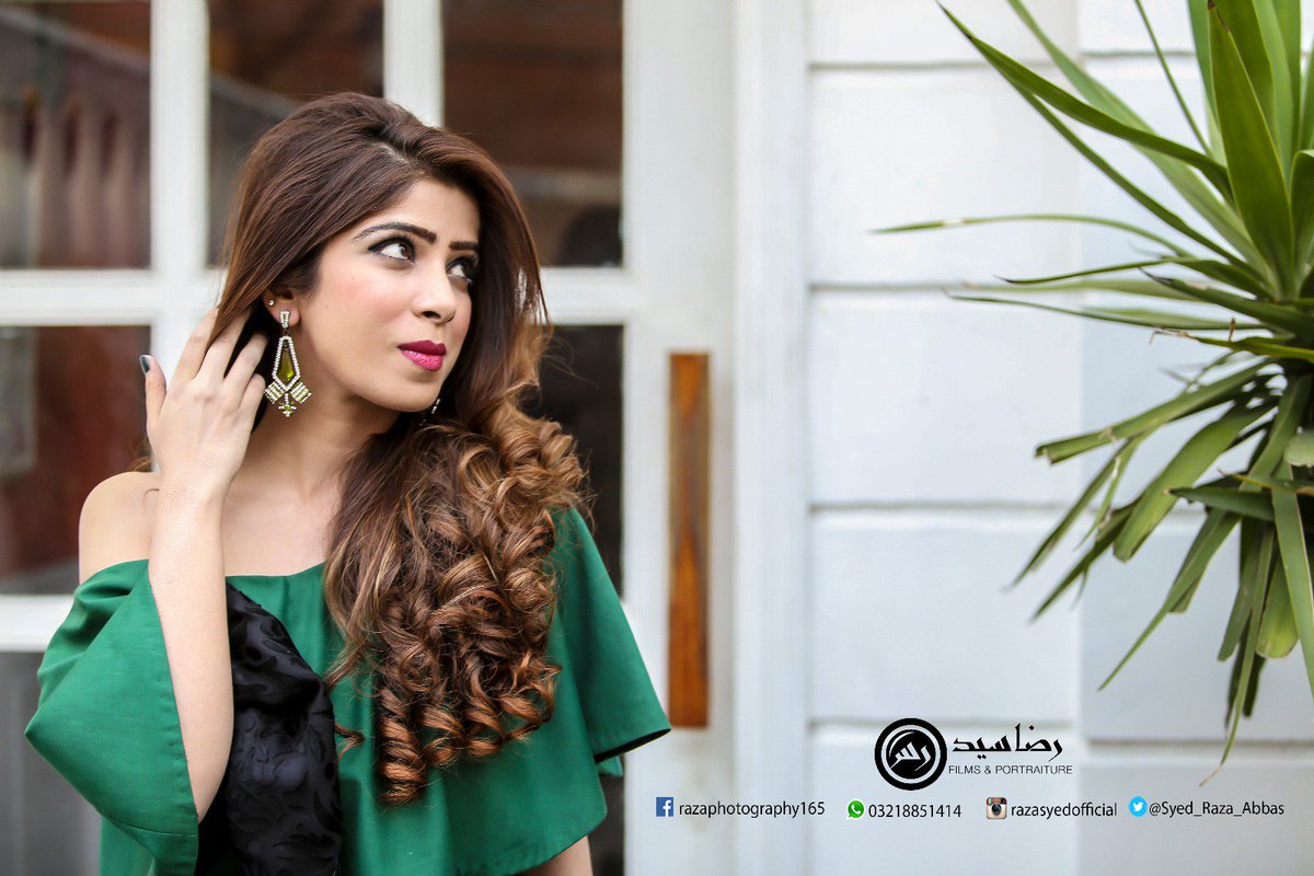 iRazaAbbas's tweet photo. #FashionPhotography #Fashionista #UltimateBeauty #TrendyDress #Westren #makeupgoals #TeamRSFP https://t.co/NCVKIGMdhx