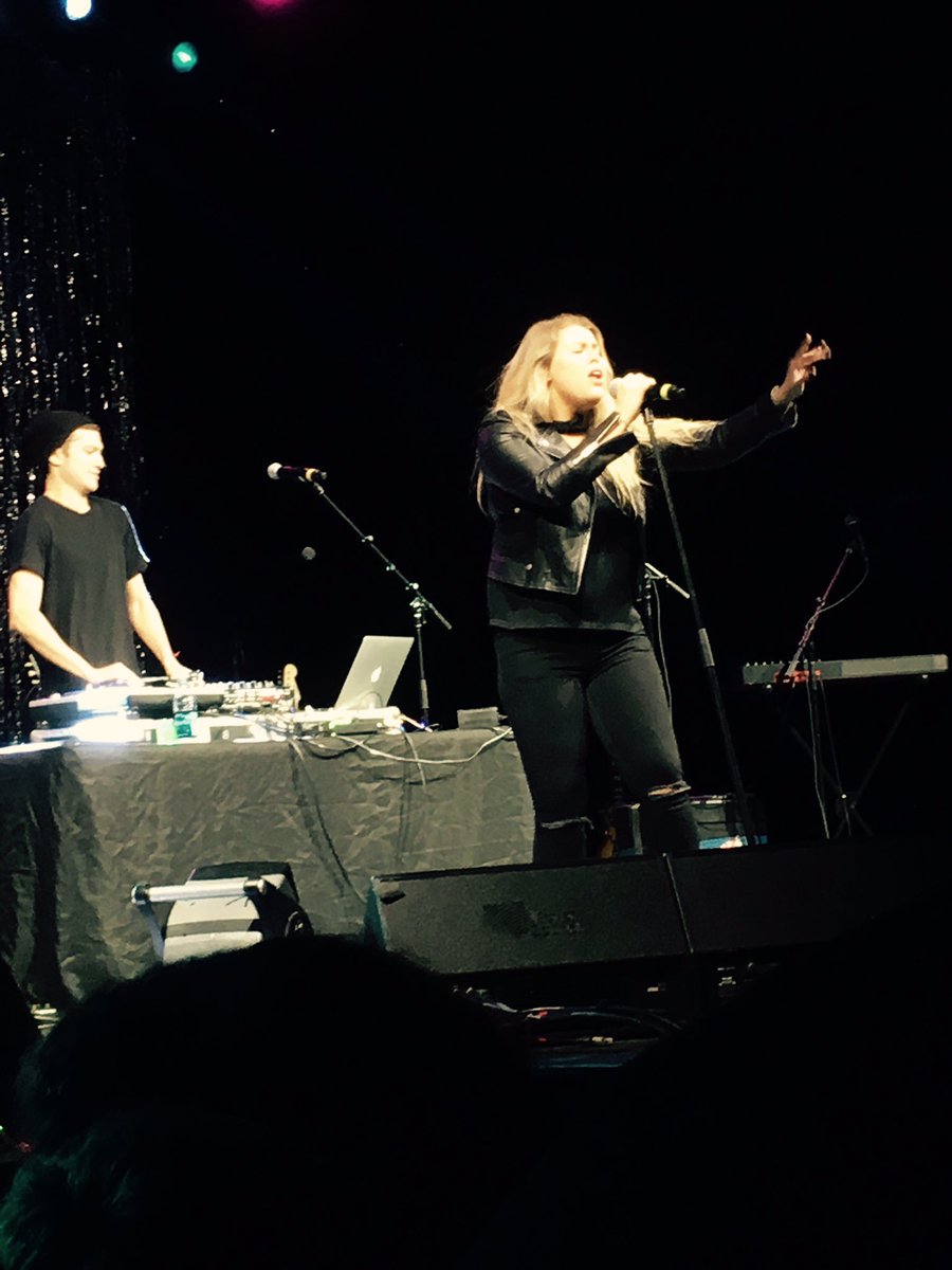MaineConcerts's tweet photo. @OfficialGrace at @ColbySPB was #Amazing! #NextMajorSuperstar https://t.co/UBgt82L5Gp