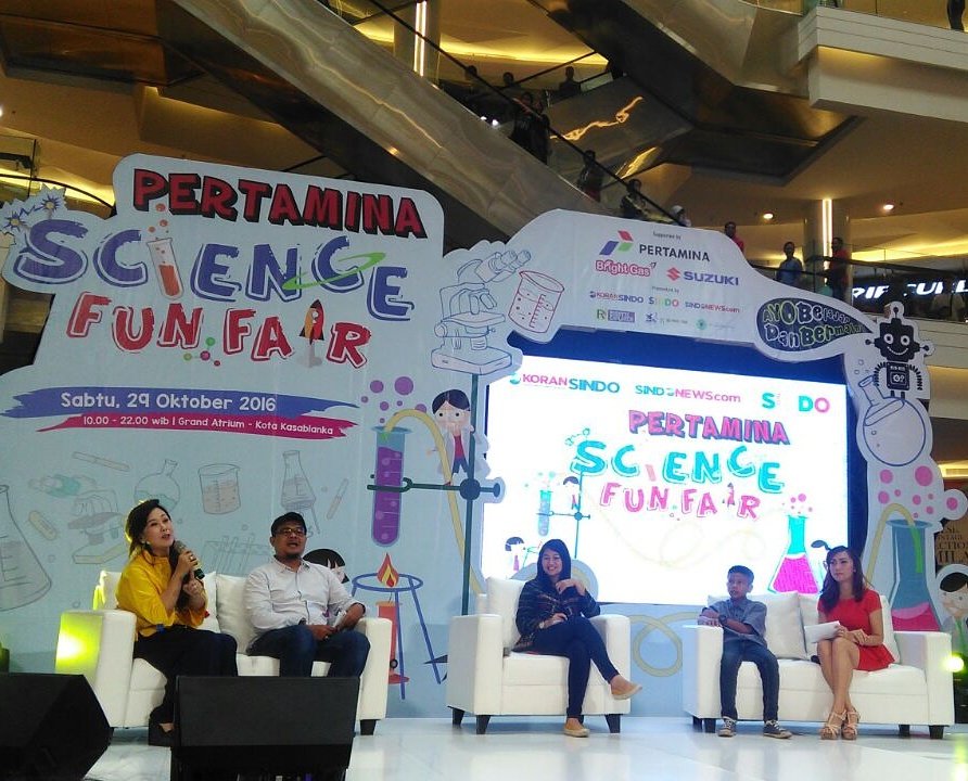 energiedukasi's tweet photo. Nah, kalau menurut Sobat, booth apa sih yang paling menarik di #PertaminaScienceFunFair kemarin? Share cerita serunya di sini, yuk! https://t.co/ItEWY6v6GT