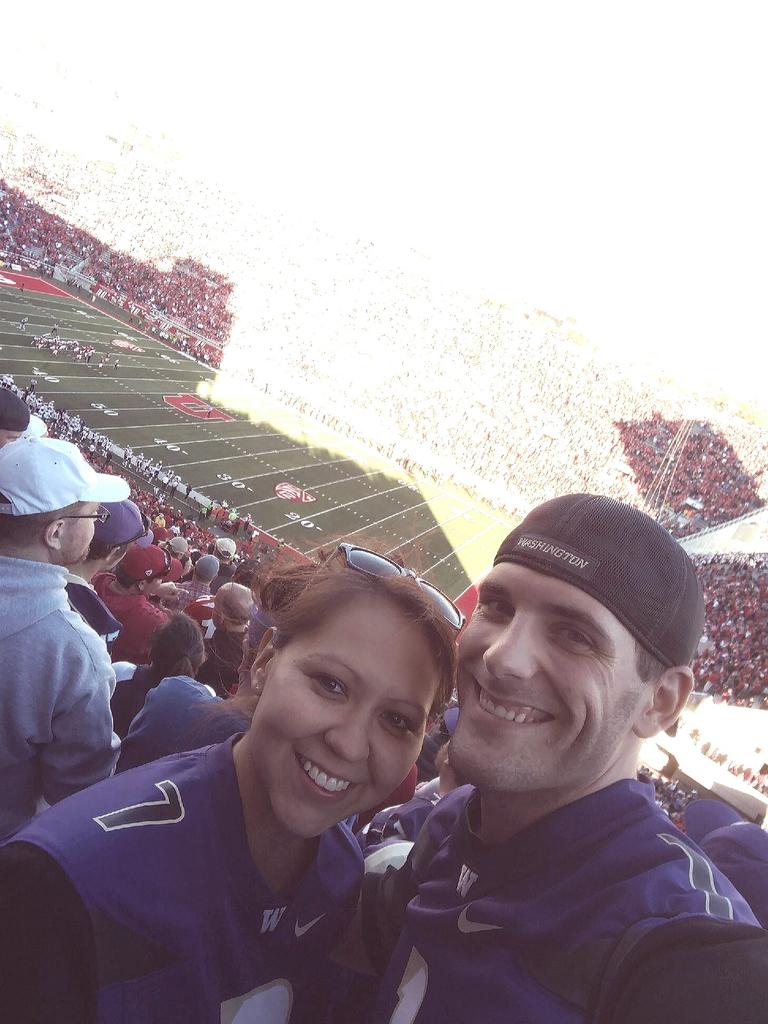 MrSande14's tweet photo. Great day to be a husky! #withthedawgs https://t.co/7kVzhvSqXA