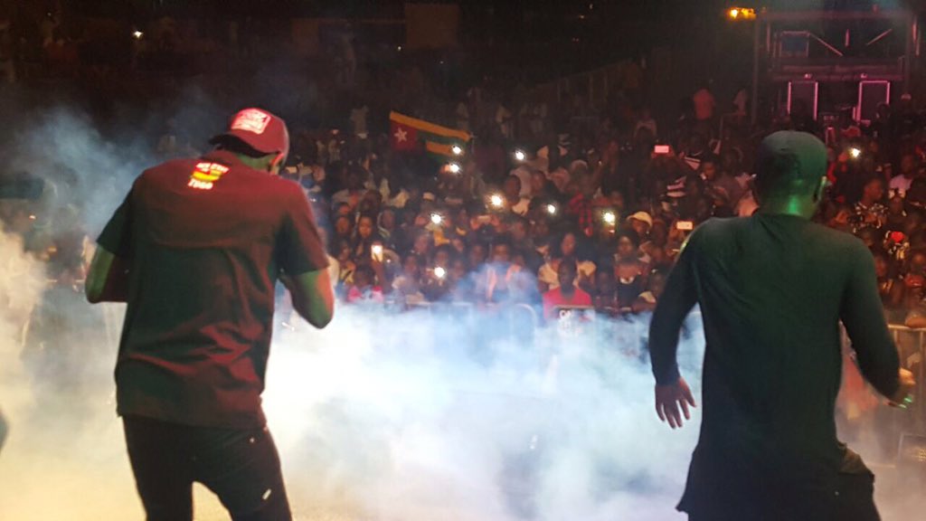 barabastoofan's tweet photo. Une tres belle soiree 🇸🇳.
Petit public mais grosse ambiance merci à vous !! #toofantour2016dakar https://t.co/5DyBwG0css