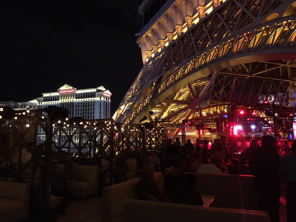 K162space's tweet image. Party time #evevegas