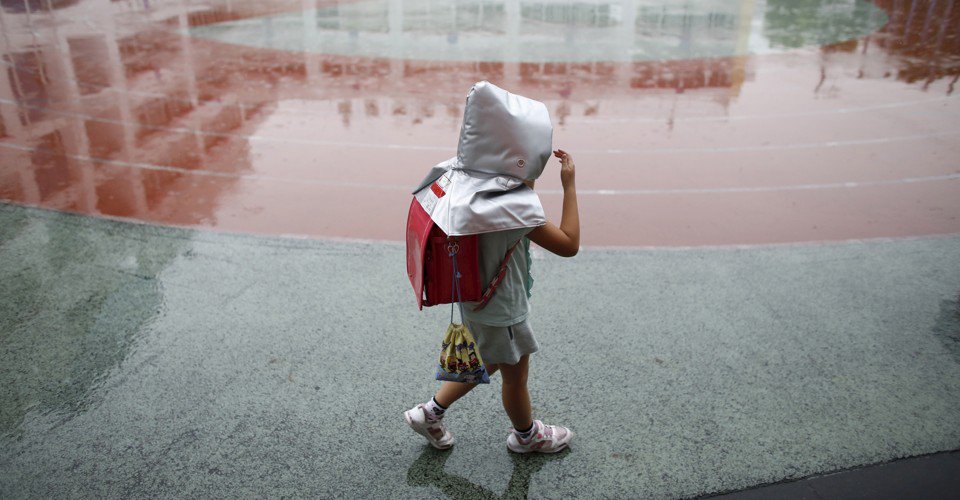 converse_the_'s tweet photo. Why Japanese Kids Can Walk to School Alone - https://t.co/s7A4VQJvsU https://t.co/IL1O7phvfb