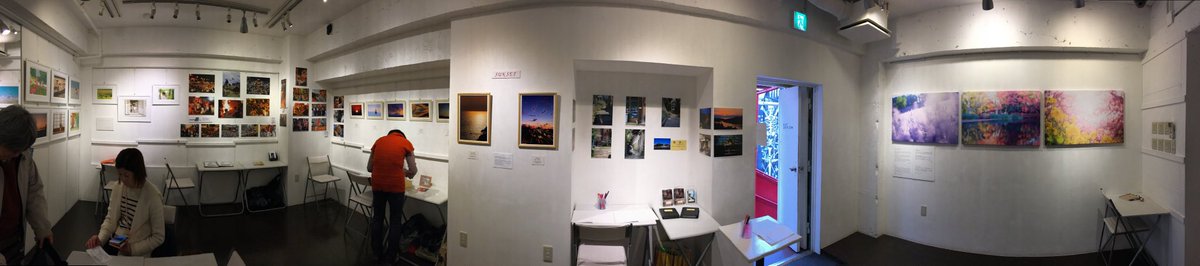 makikawai's tweet photo. 3040展、始まりましたー！
楽しんでください❤︎
川合は留守です。
メッセージ、ノートに書いてね( ◠‿◠ )
#DFGallery  #DFGHarajuku #3040展 https://t.co/1rMcSbdmLF