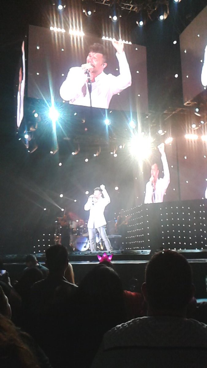 Clarii_vazquez's tweet photo. Fue un disparó al corazón! 💘Gracias por tanto @ricky_martin ! #OWT #VentePaCa https://t.co/lL6wy8hvEZ