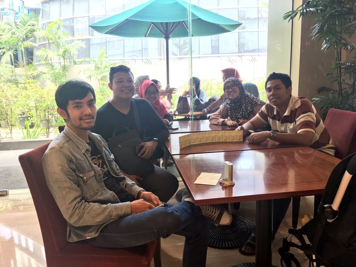 Terimakasih juga untuk teman2 <a href="/akademiberbagi/">Akademi Berbagi</a> yang menyempatkan diri hadir di nobar #CCPTheMovie hari ini :)