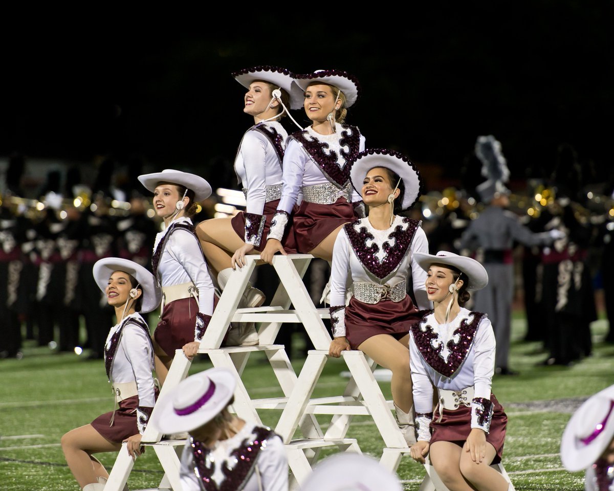 HenryHueyPhoto's tweet photo. Dragonettes perform at the Hendrickson game, 10/28/16. @rrhsdnettes @DragonNationRR https://t.co/Z0OgaH40LM