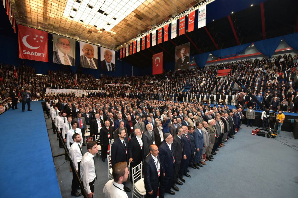 SaadetPartisi's tweet photo. 6.Olağan Kongremiz İstiklal Marşı'nın okunmasının ardından kongre için hazırlanan sinevizyon gösterimi ile devam ediyor.
#BuDüzenDeğişecek https://t.co/BB8sCOmmmQ
