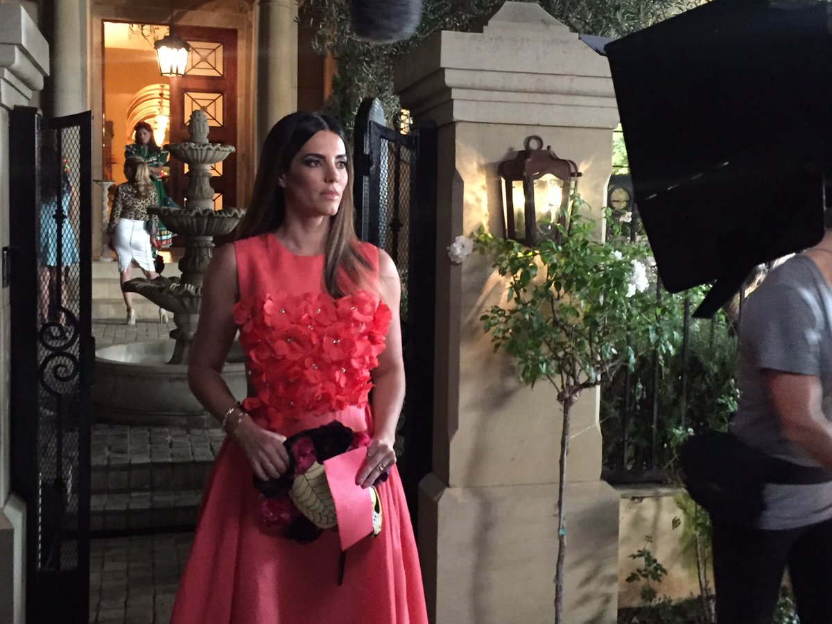 opisfil's tweet photo. Primeras imagenes de Viviana personaje interpretado por la gran @gabyespino en el film He Matado A Mi Marido 🎥🎥🎥 #HMAMM #Hollywood https://t.co/hyKSpE9VpE