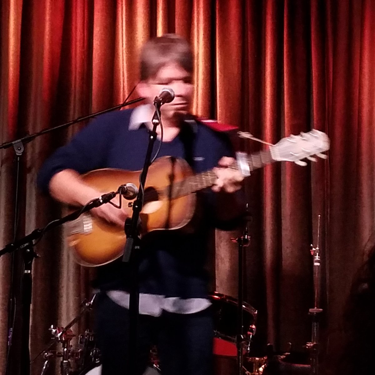 nateprofessor's tweet photo. Another great Darren Hanlon concert. @darrenhanlon Two concerts in a row now he asks for requests and plays the song I shout. Hotel Cafe. https://t.co/cwhUbLGQlv