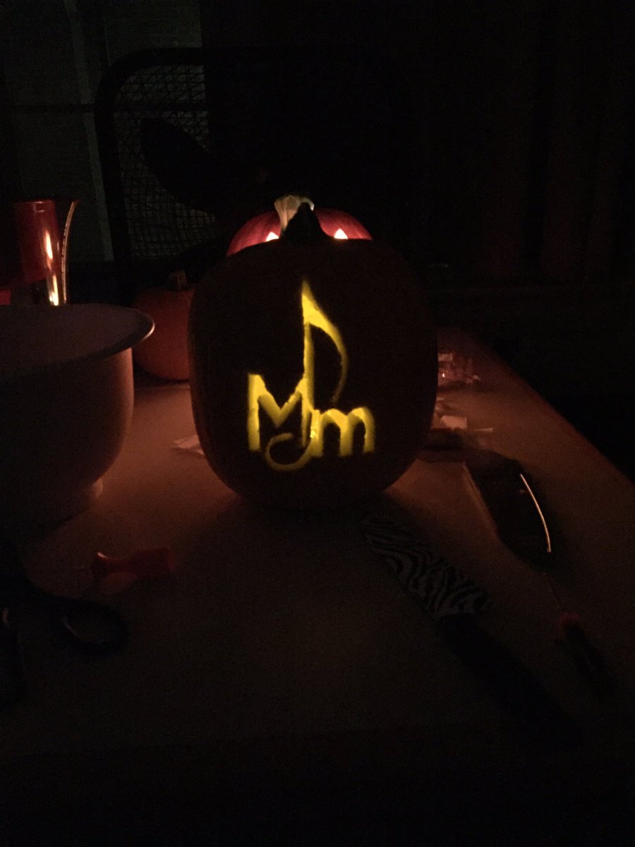Alright now it's time get spooky

....to the left, take it back now y'all #MnmHalloween