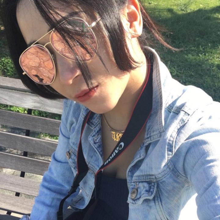 MOMOII_II's tweet photo. Come hangout with me on #BIGOLIVE. https://t.co/TF0LKnoKkO https://t.co/4i0gHDOll6