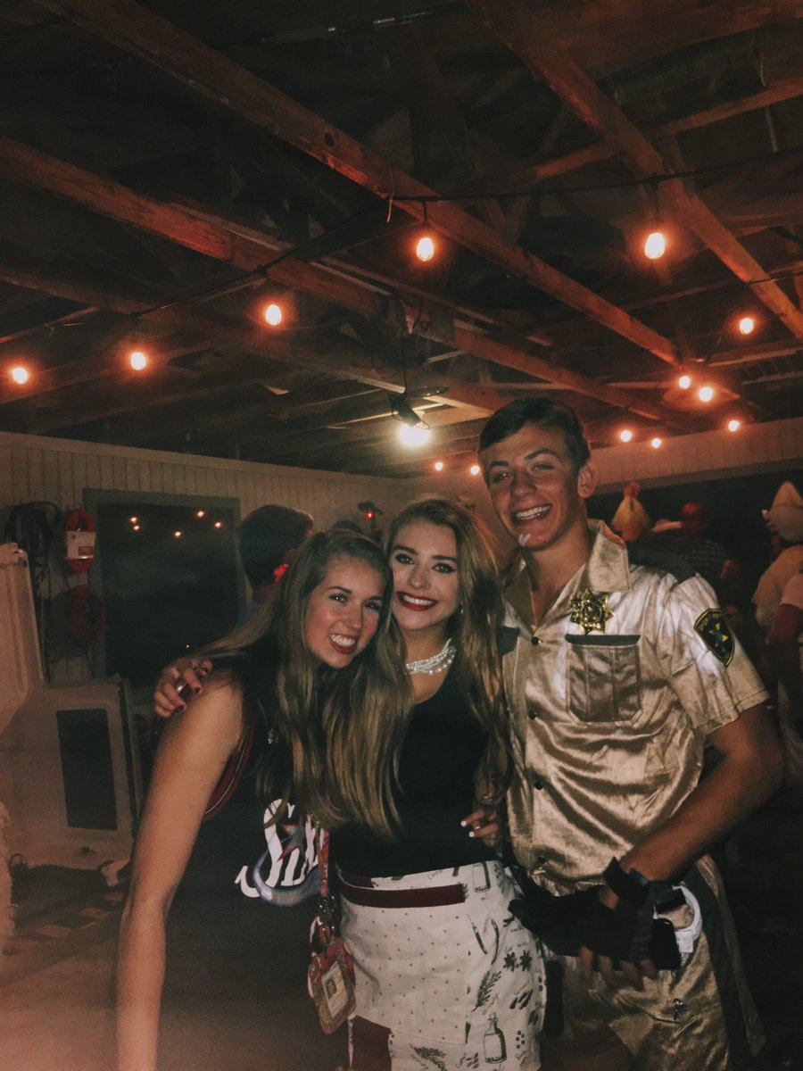 chandlerhughes3's tweet photo. lone twolf takes on all of vandy https://t.co/ihEgQSkBEs