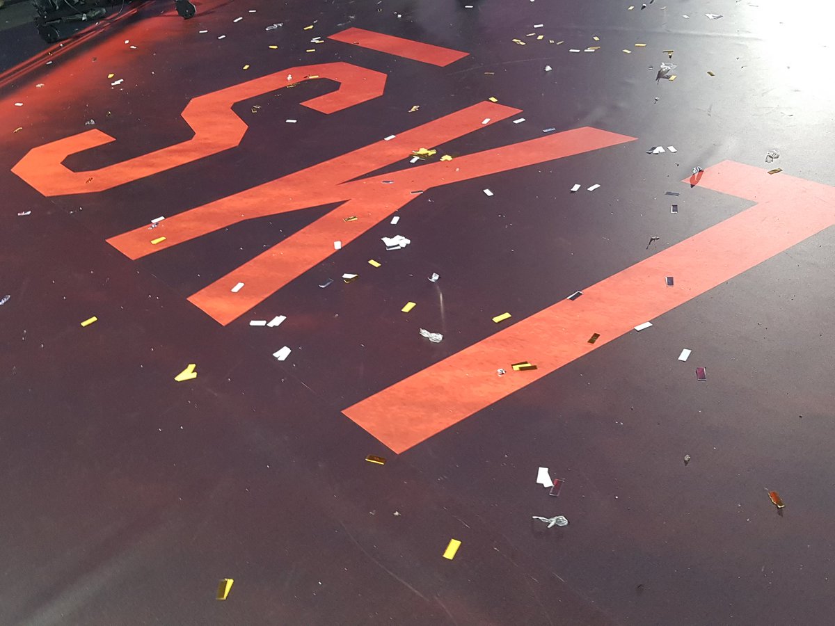 T1LoL's tweet photo. #Worlds Champions #SKTT1 https://t.co/ddauqRkgxO