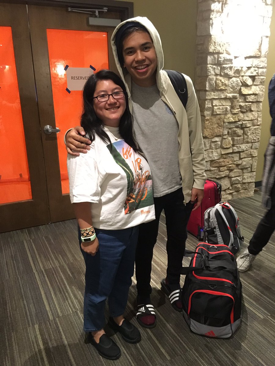 justinsbabe5000's tweet photo. @julesecruz of @TheFilharmonic from Augustana College in Rock Island, IL on 10/29/16 #GetUpAndGoTour https://t.co/ZIroxg0gkT