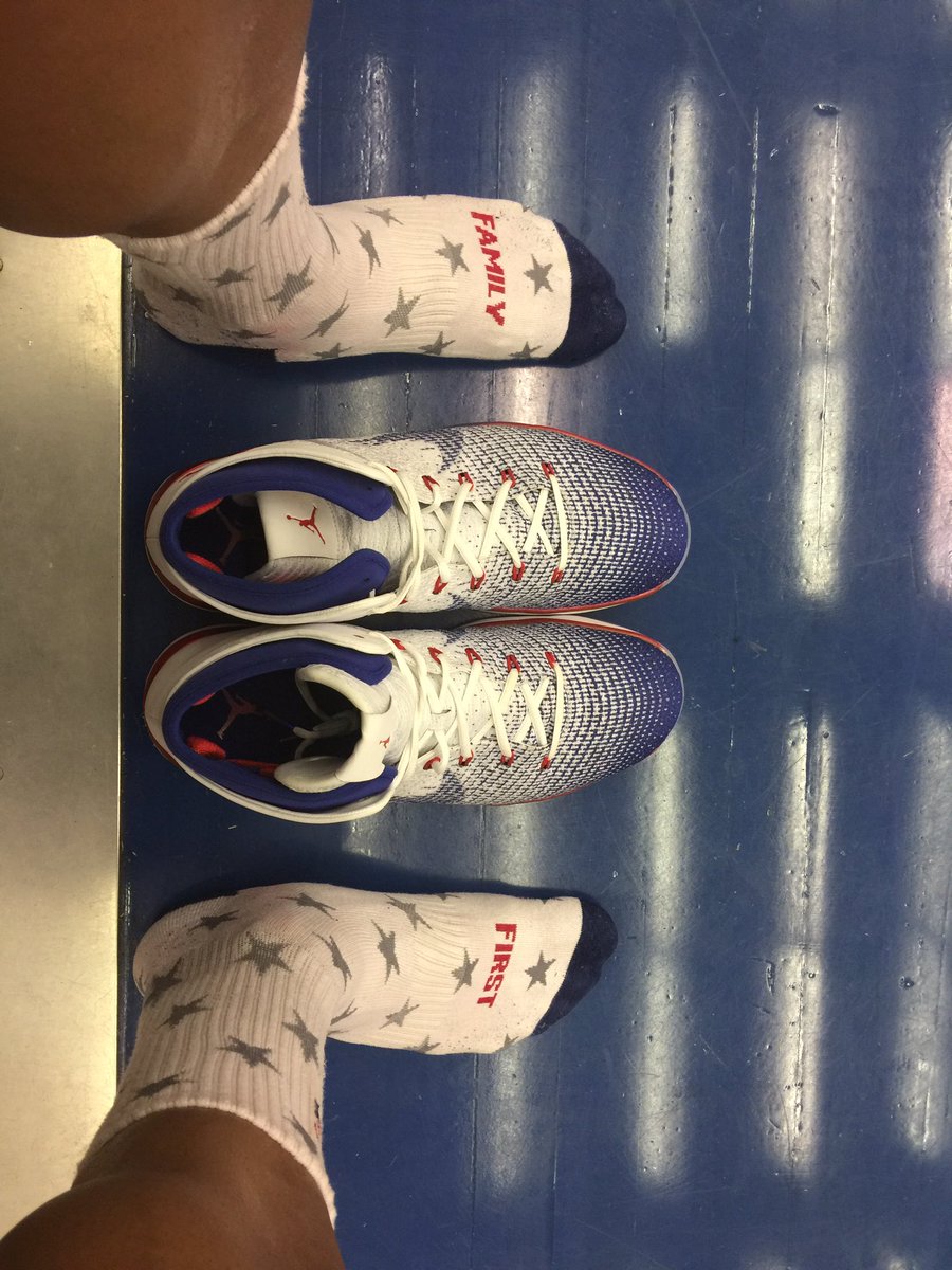 kawikasmith2's tweet image. Post game..@margogetit appreciate the #Sockgame from the Savs line #FamilyFirst #hoopsession #WEAREJORDAN #jordan #sneakerhead #KicksOnFire