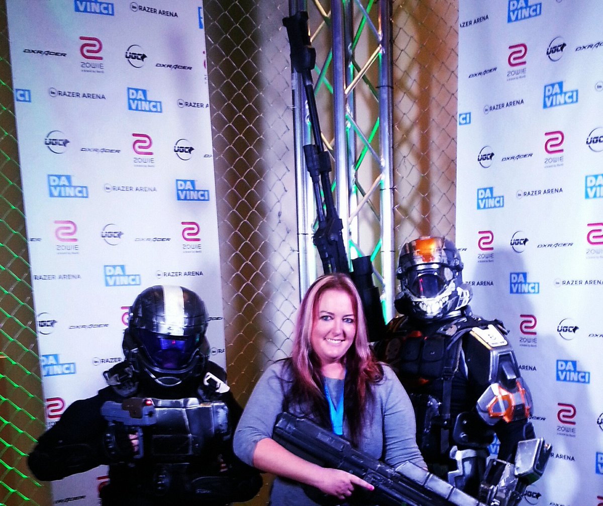 Y0UR_DR3AM_G1RL's tweet photo. #UGCHalo #UGCSTL #ugc @SavageGiggles #gamerchick #halo @CharismaPlus2 #CharismaPlus2 #Twitch #Gaming #xbox @newotakuman5000 @AGGchicks https://t.co/ApUyffziCe