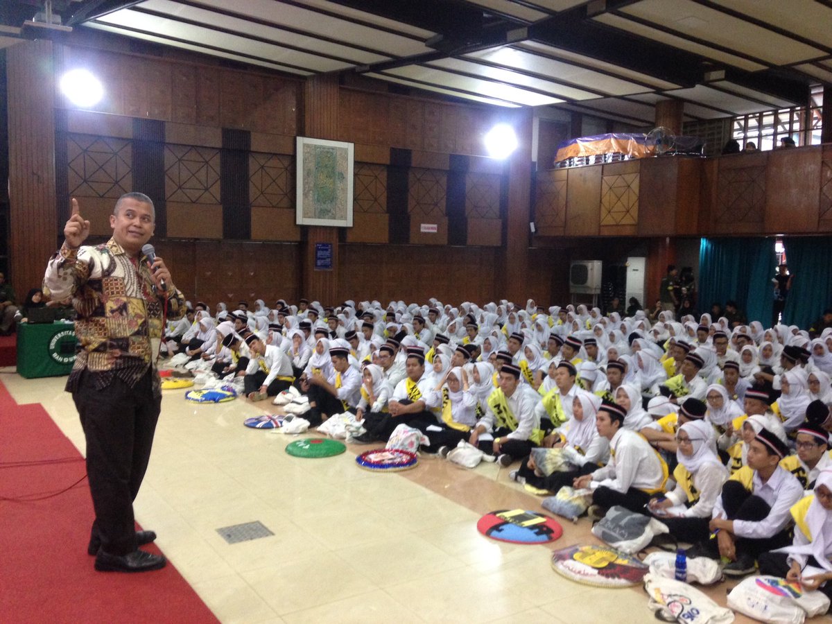 Materi Era digital dan pembangunan oleh Bpk Dr. Ir Agung Harsoyo M. Sc,. #ppmb #eknomi #unisba #spectrum