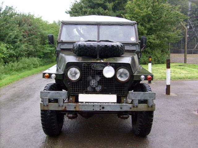 Merdy_Derksen's tweet photo. #landrover #lightweight #series2 ) like the #monalisa: is this little rascal also looking back at you? 😉

https://t.co/PEv5kI1H1b https://t.co/xhT0n2K6oE