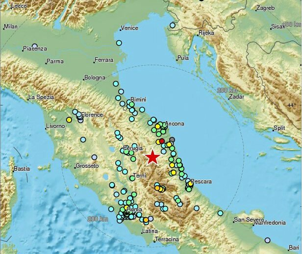 AmichaiStein1's tweet photo. #BREAKING: magnitude 7.1 earthquake has struck central Italy https://t.co/qPe44iv7ru