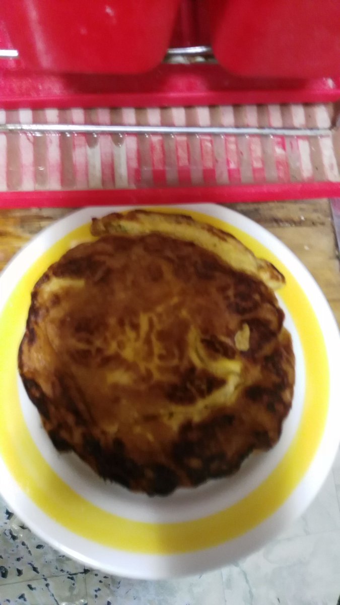 Ethiel_DLTS's tweet photo. Alguien deme clases de cocina :'v #ClanIlluminati https://t.co/mbJQjOUMDr