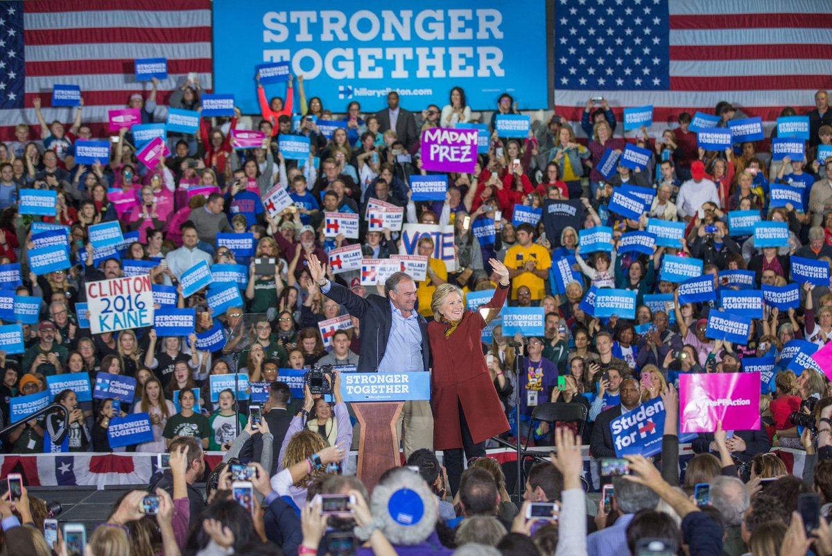 HillaryClinton's tweet photo. Don’t let anybody tell you America’s best days are behind us. https://t.co/N6iFu8ZSHl