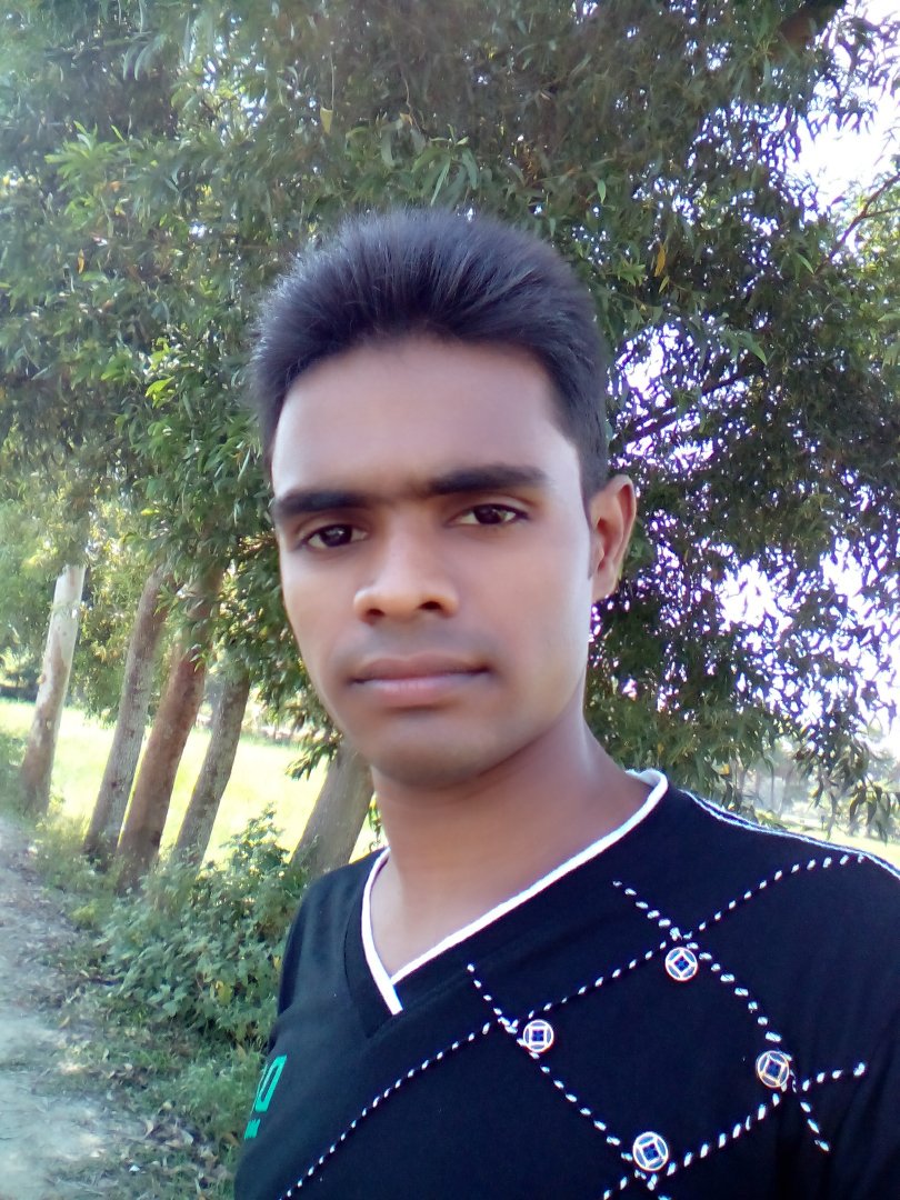 কি করে বলি এ হৃদয়ে তুমি যে কি আমার, 
তোমাকেই চেয়েছি যেন বারে বার
বোঝাবো কি ভাবে আর।
তুমি যে আমার এ জীবনের সুখ বারতা,