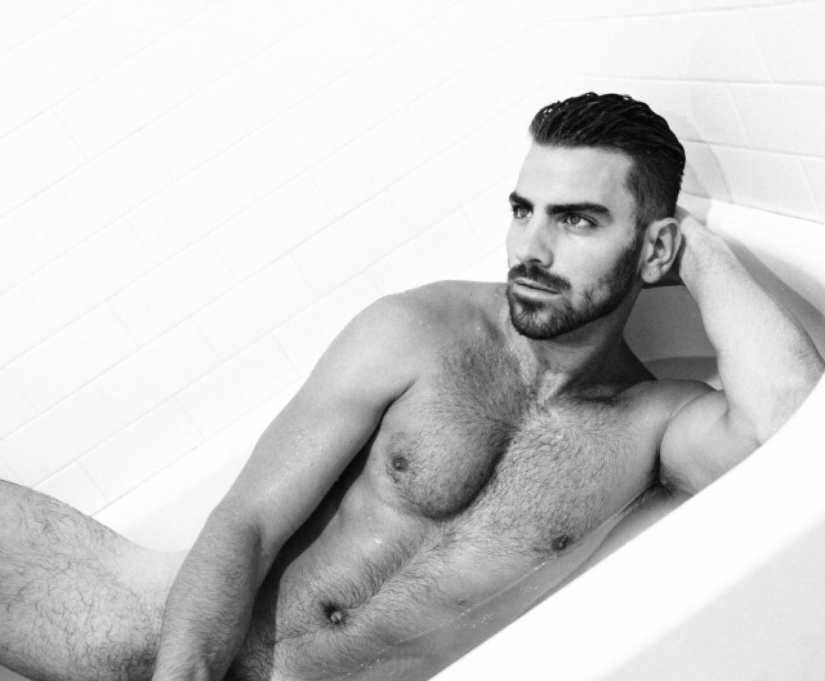 Ukn0wnRed's tweet photo. Nyle DiMarco https://t.co/maPeejq2Nv