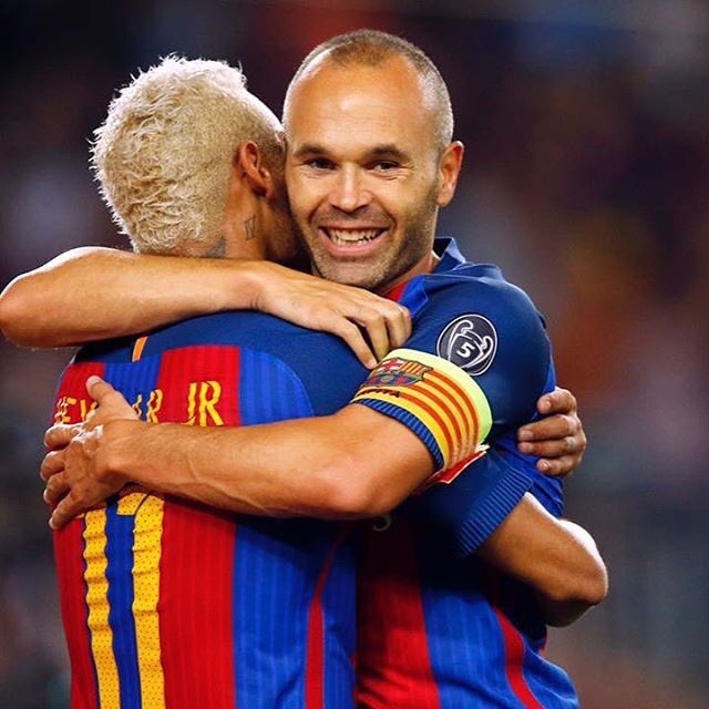 TalalCule's tweet photo. حباً وإحتراماً للدون #إنيستا سأتوقف عن متابعة مباريات #برشلونة لحين عودته سالماً بإذن الله 💔 #AnimsIniesta https://t.co/QIx60oB4Xb