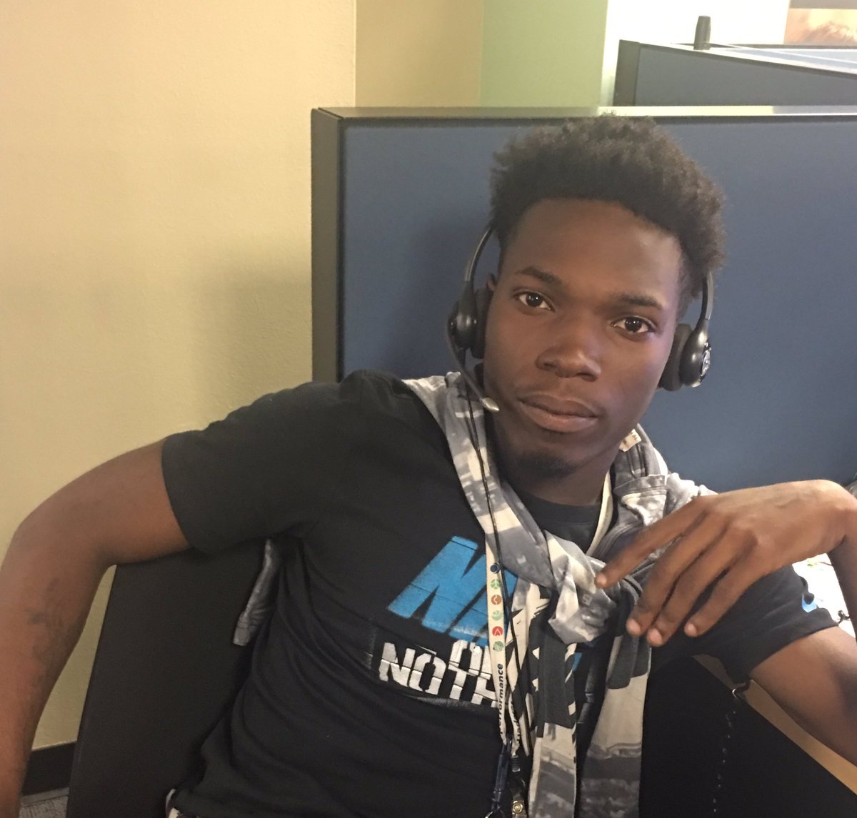 ShreveportEDC's tweet photo. Lonzo just closed 4 AALs!!! ๐๐พ๐ #EDCSales @EDC_TPUSA @ShreveportCCM https://t.co/AE2j9zYZje