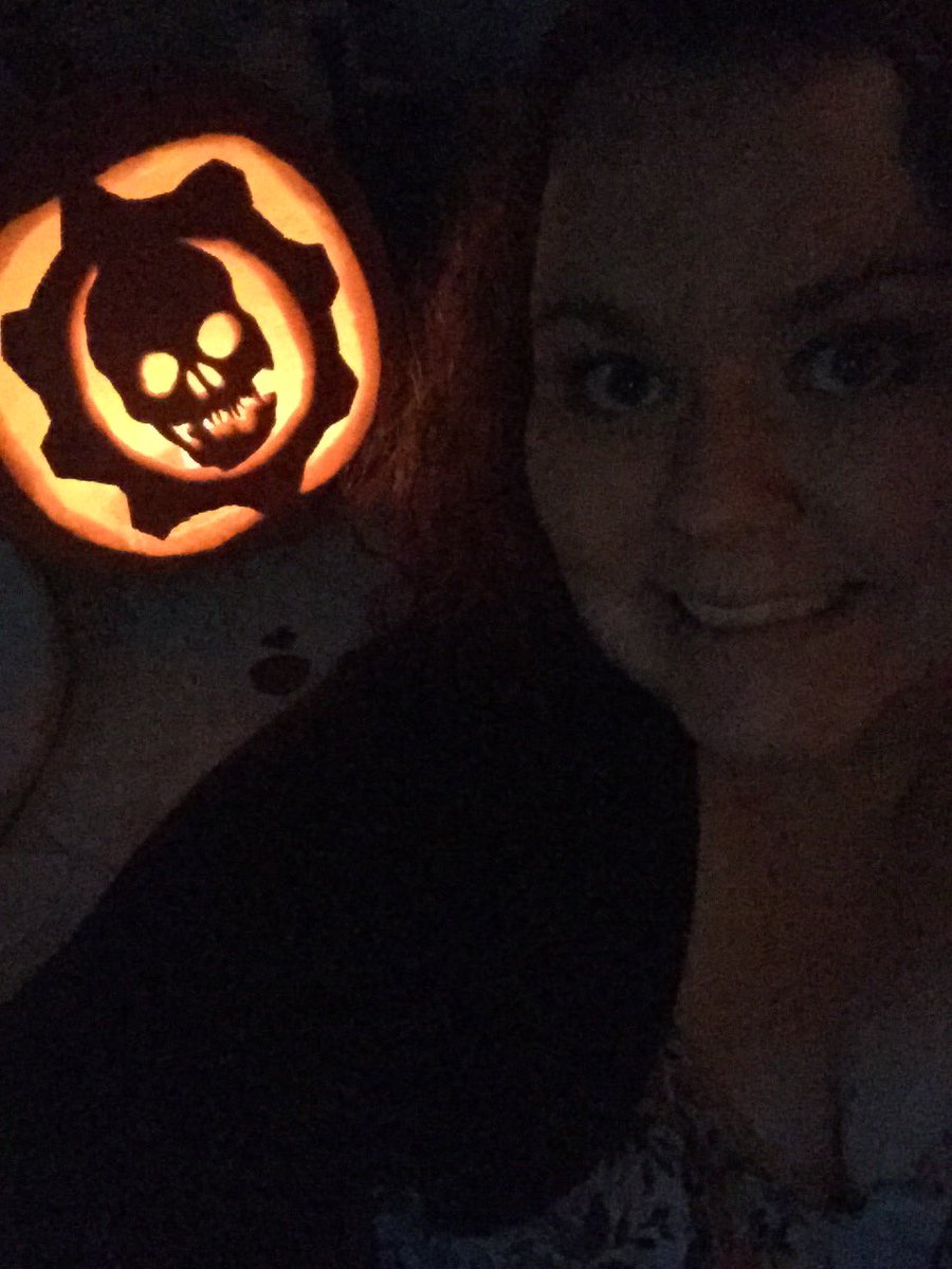 HollySaurusRexx's tweet photo. To all of the Gear Heads out there, HAPPY HALLOWEEN! 😊 Pumpkin carving party was a success! https://t.co/p1zsF25HoR