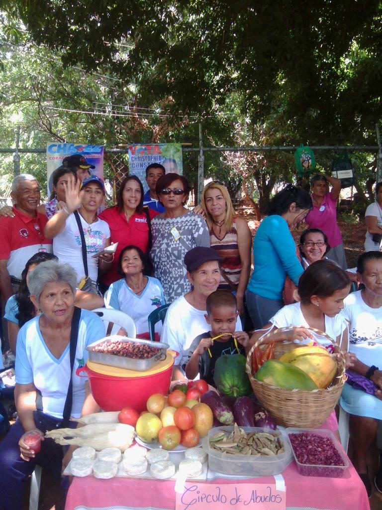 Jinmy1982's tweet photo. #PSUVROSCIO con fuerza política y social en base de misiones las Malvinas, felicitaciones Prof Mayerling Colmenares https://t.co/5eXUDbyuH4