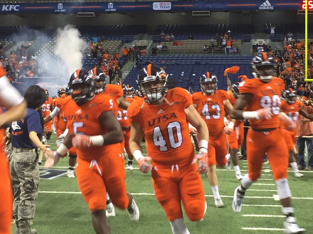 UTSA's tweet photo. Get those Birds Up. It's Game Time! Go, 'Runners, go! #UTSA #UTSAHC2016 #AllHandsonDeck https://t.co/zXJ7jVUnRB