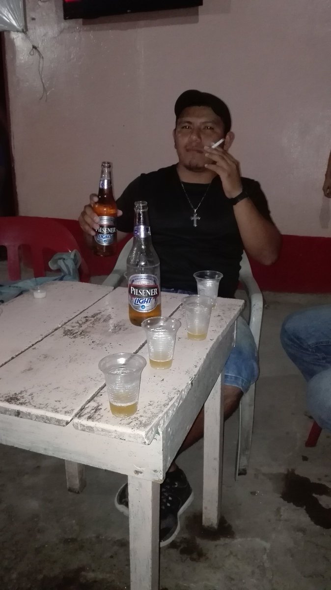 17Orlan's tweet photo. Disfrutando de. La vida https://t.co/wWZ81g0mDp