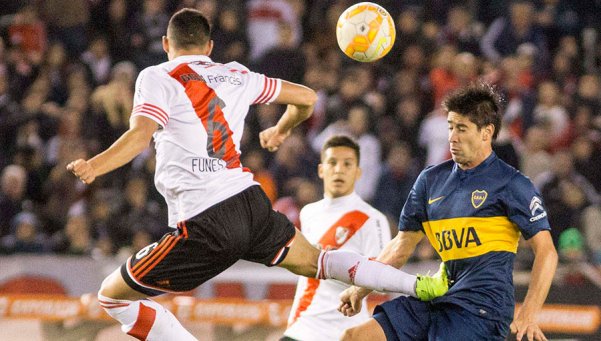 la12tuittera's tweet photo. Los hinchas de riber puteando a Delfino, su máximo ídolo. No tienen memoria. https://t.co/7Fx0tyiimf