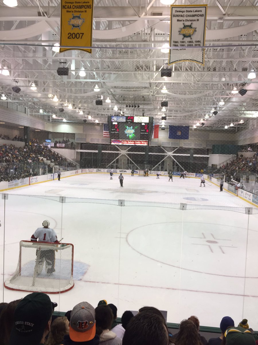 OzChickenPatty's tweet photo. It's good to be back! #Lakers #CawledgeHawkey https://t.co/byJTyuWsns