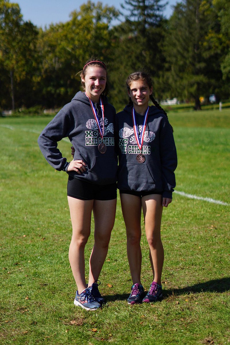 LC_CrossCountry's tweet photo. Great job @little_ANR and @erin_ward2 for making it to regionals!!! Dedication at its finest 💚☺️👍🏆🏃 https://t.co/31htU4HiRJ