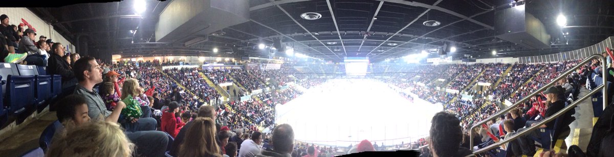 KBinTheKC's tweet image. Welcome to #Thunderdome! Sold out opening night for @thunderbirdsahl at @MM_Center! @TheAHL returns to #SpfldMA.