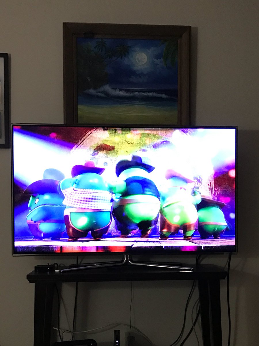 CaptnDad8's tweet photo. @blakeshelton would you take a look at that ass #friends #angrybirdmovie https://t.co/57uGK20hhe