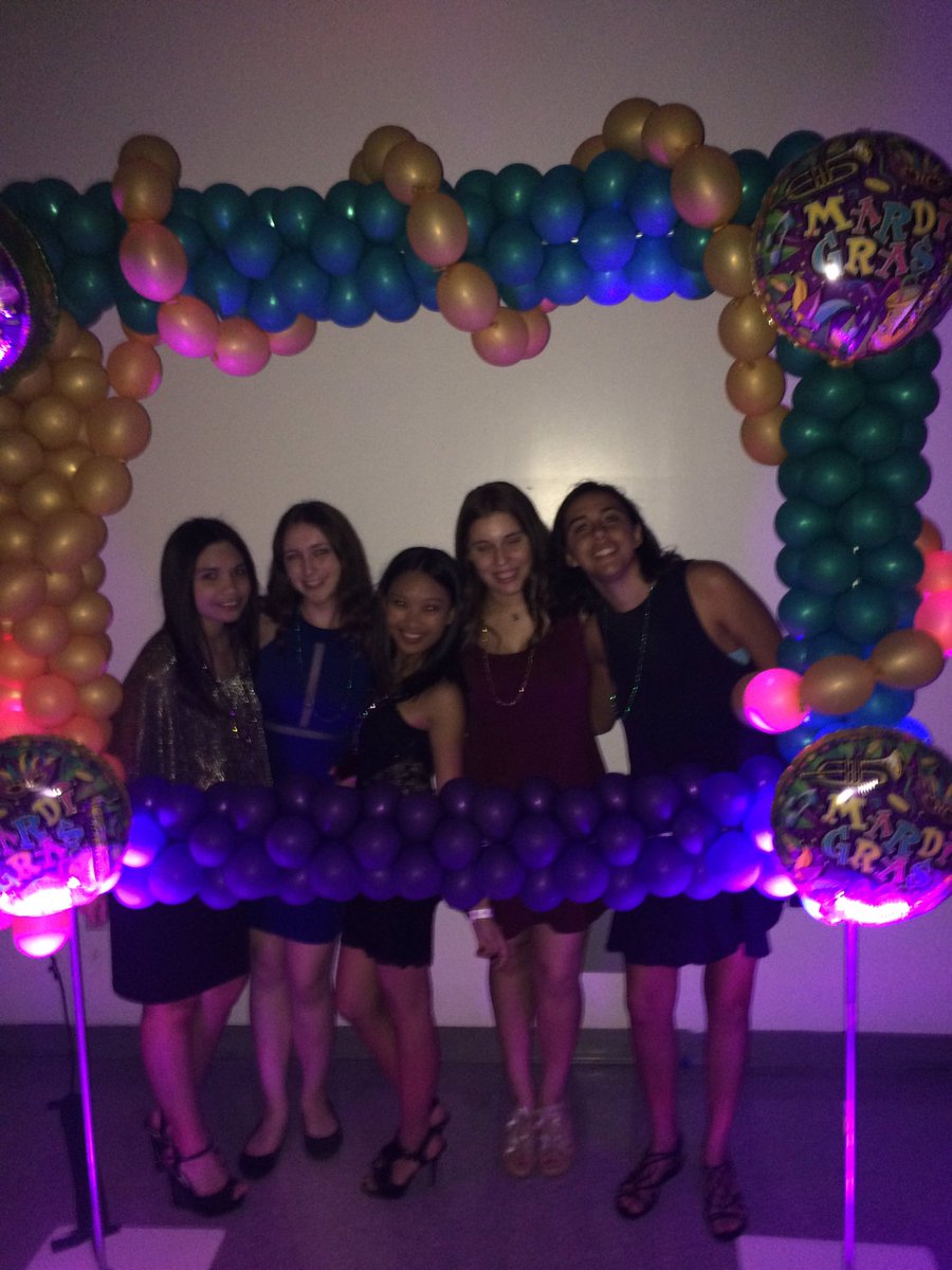 atmsenior's tweet photo. Good friends, great food and dancing make lifetime memories. Homecoming 2016. https://t.co/QWXA8hRwEY
