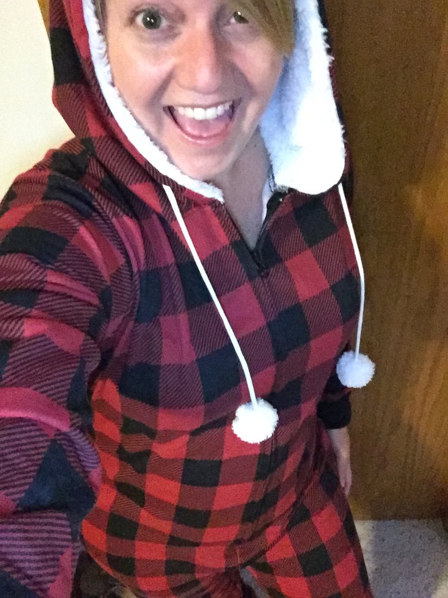 heath_sand's tweet photo. @charity1224 Mine finally arrived!! I'm so comfy & happy. 😂 #onesiesrule #im10again https://t.co/7qOnzFiOiA