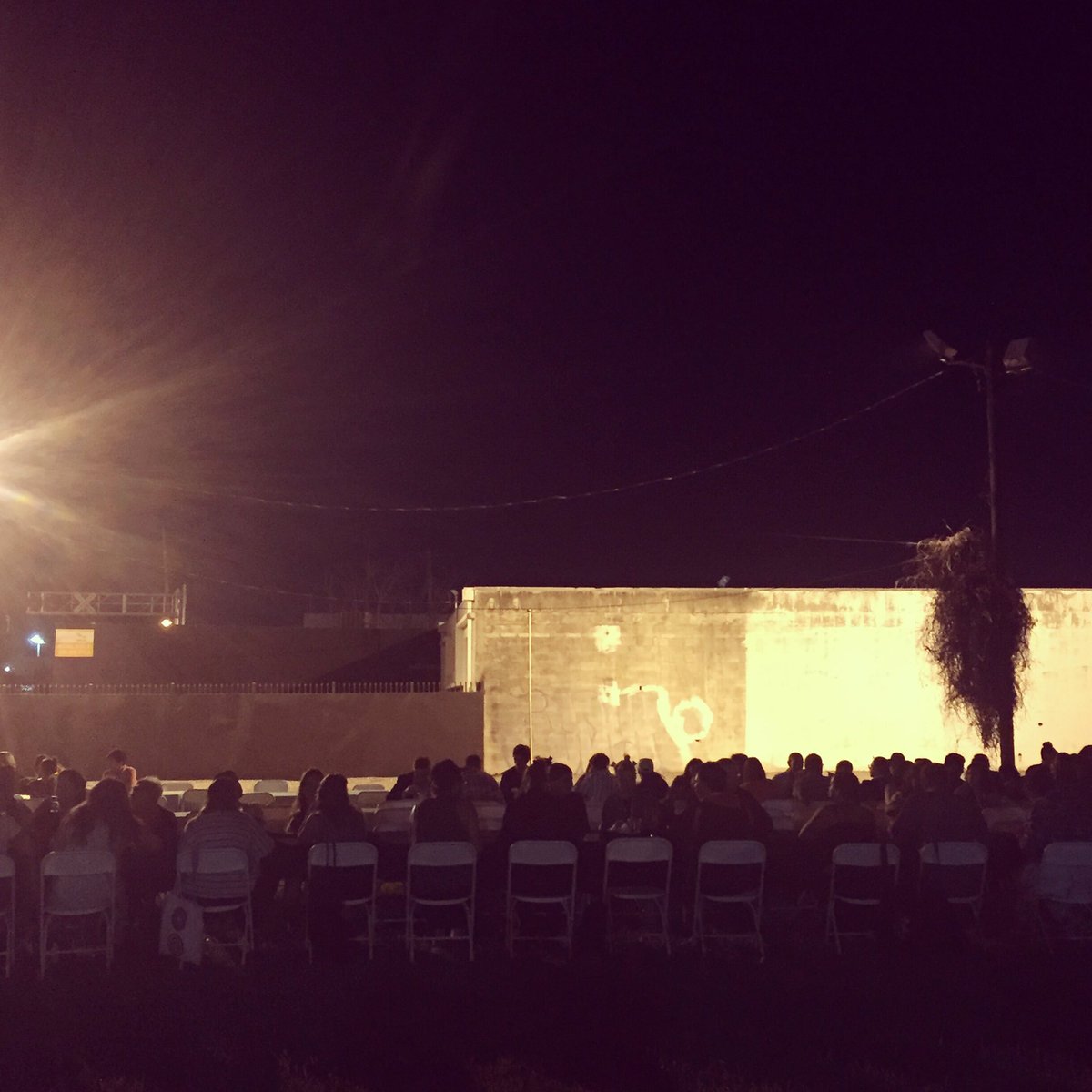 aka_artist_run's tweet photo. Dinner under the Miami stars @Common_Field #CommonFieldMIA https://t.co/ZWjKsBWDzx