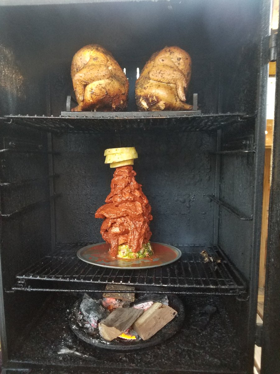 CAMCustomCase's tweet image. Takin a much needed break with the boys ...pork and chicken tacos soon!