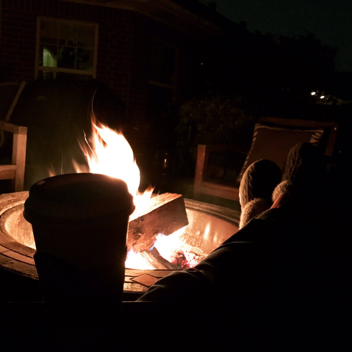 LoriMMcDaniel's tweet image. Quiet nights by the fire does my #outgoingintrovert or my #introspectiveextravert self good. #musing #ambivert